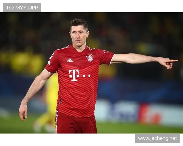 莱万加盟拜仁是明智选择还是战术投机?体系适配深度分析 莱万加盟拜仁是明智选择还是战术投机?体系适配深度分析